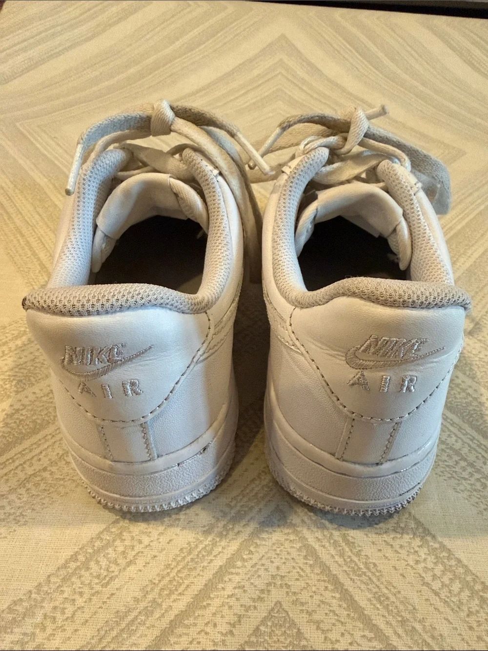 Nike Air Force 1 Low White Sneakers Size 5.5 Classic Leather Lace-Up Shoes
